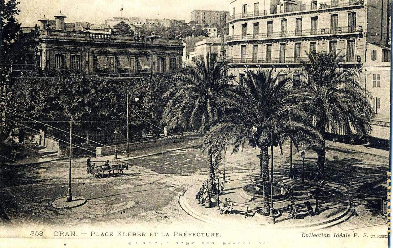 MH b- 013- Place Kleber et prefecture.jpg